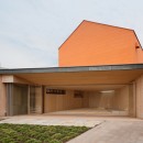 taku-sakaushi-OFDA-associates-orange-pine-gallery-designboom-05