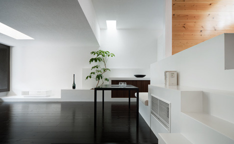 dzn_Gable-House-by-FORM-Kouichi-Kimura-Architects-11