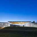 designbuildLAB-sharon-fieldhouse-baseball-pavilion-designboom-10
