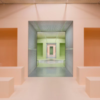 Prada's Fashion Show : AMO