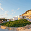 Summer-house-on-the-mountain_Kapsimalis-Architects_Prophet-Ilias_Santorini-Island_Greece_dezeen_1568_10