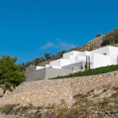 Summer-house-on-the-mountain_Kapsimalis-Architects_Prophet-Ilias_Santorini-Island_Greece_dezeen_1568_2