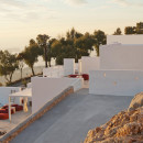 Summer-house-on-the-mountain_Kapsimalis-Architects_Prophet-Ilias_Santorini-Island_Greece_dezeen_1568_4