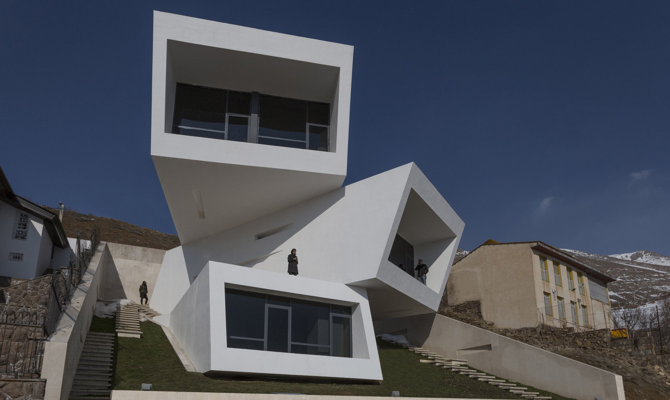 Mosha House | New Wave