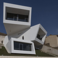 Mosha House | New Wave