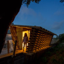 casa-no-muro-saperlipopette-les-architectes-martial-marquet-architecture-treehouse-wood-children-portugal_dezeen_1568_14
