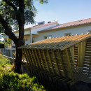 casa-no-muro-saperlipopette-les-architectes-martial-marquet-architecture-treehouse-wood-children-portugal_dezeen_1568_7