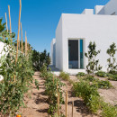 Summer-House-in-Santorini_Kapsimalis-Architects_dezeen_936_7