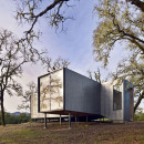 Moose-Road-house-by-Mork-Ulnes-Architects-frames-the-Californian-landscape_dezeen_ss_2