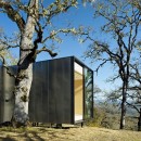 Moose-Road-house-by-Mork-Ulnes-Architects-frames-the-Californian-landscape_dezeen_ss_6