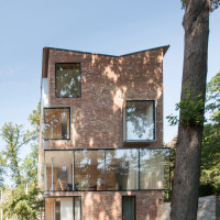 nadaaa-virginia-architecture-remodel-renovation-glazing-brick-rock-creek-house-home_dezeen_9