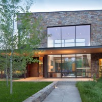 crescent-h-carney-logan-burke-architects-residential-architecture-wyoming-usa_dezeen_2364_col_2-1704x1136