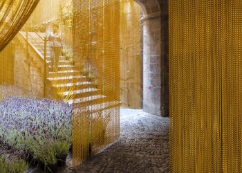 MOSCA | Pau Sarquella Fábregas y Carmen Torres