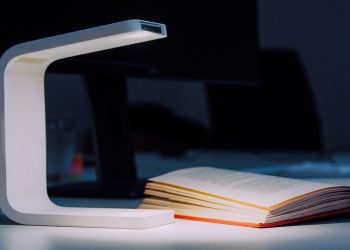 iPhone Lamp | Ivan Zhurba